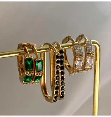 Jaylee dainty hoop earrings (emerald) 
