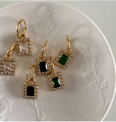 Alam huggie earrings 