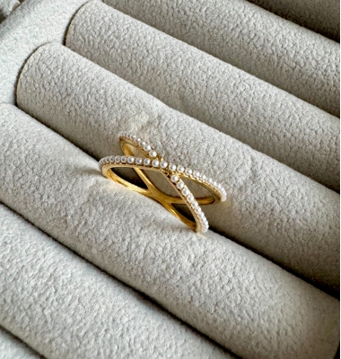 Hoor dainty pearl ring 