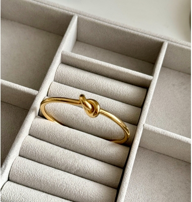 Paris knot bangle 