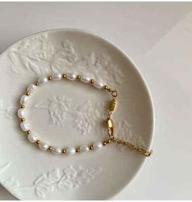 Maisie pearl bracelet 