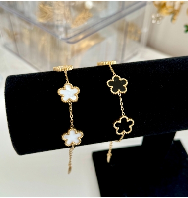 Clover black/white flower charm bracelet 