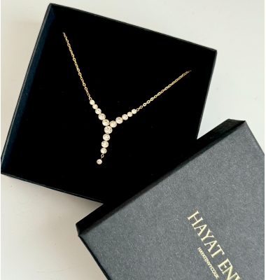 Lily crystal stone necklace 