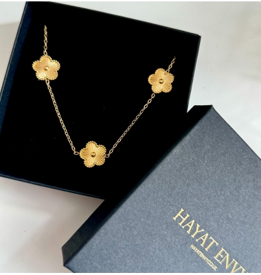 Clover pendant necklace 